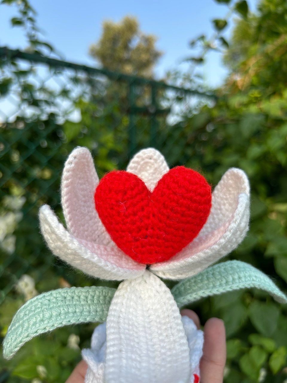 single heart flower crochet pot