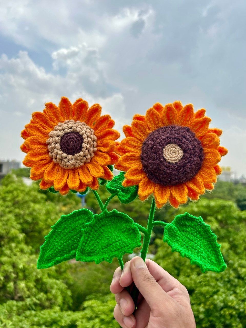 Sunflower crochet flower