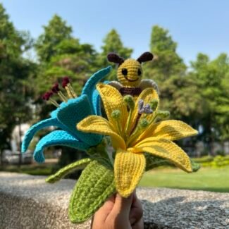 lilly and honeybee crochet flower
